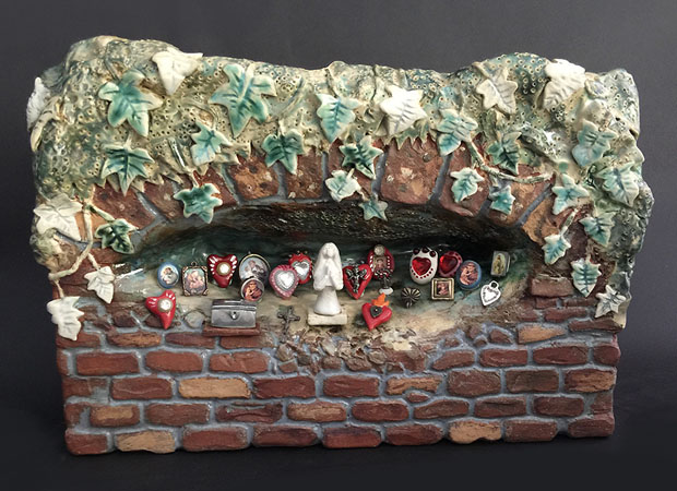 stoneware story box of Italian offerings